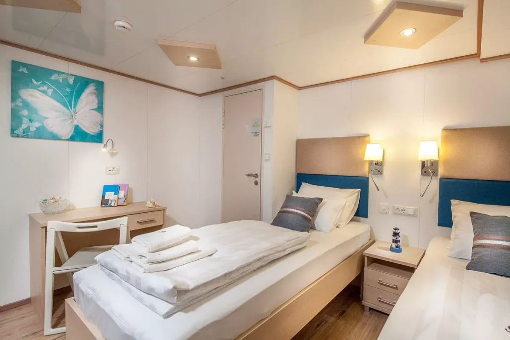 Spacious ps cabins